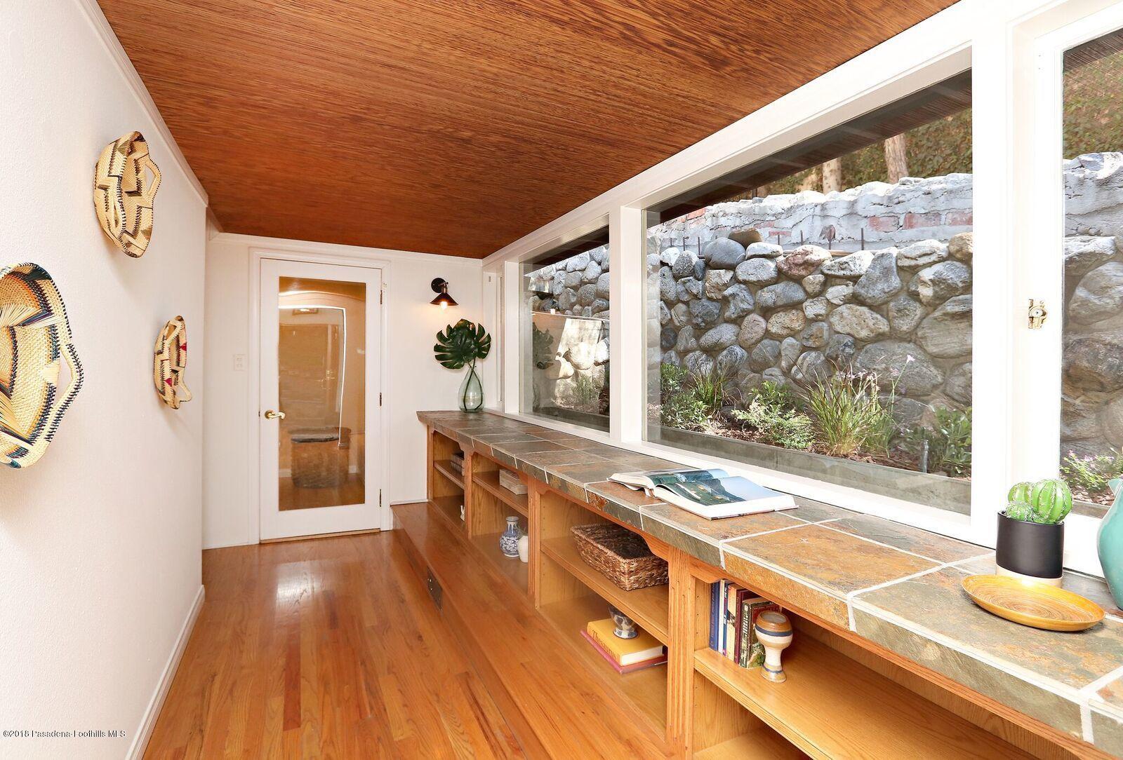 65 North Arroyo Boulevard Pasadena, CA 91105 - Photo 6 of 30 5