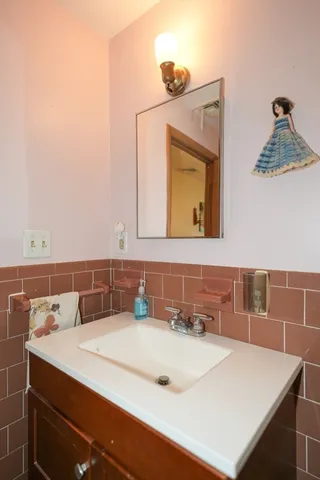 $469,900 | 6 Durant Avenue, Maynard, MA 01754