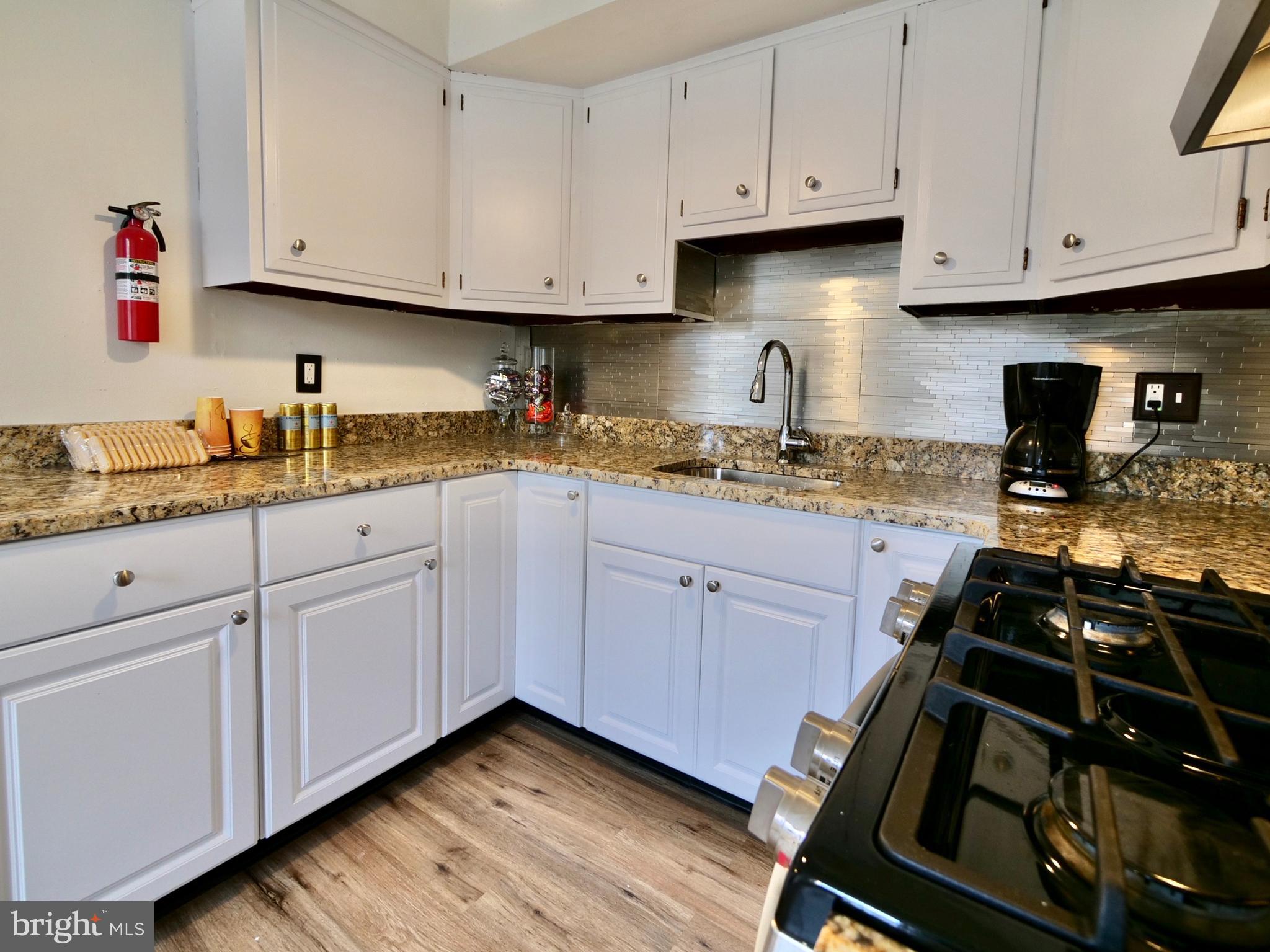 1613 Powell Road Brookhaven, PA 19015 - Photo 8 of 40
