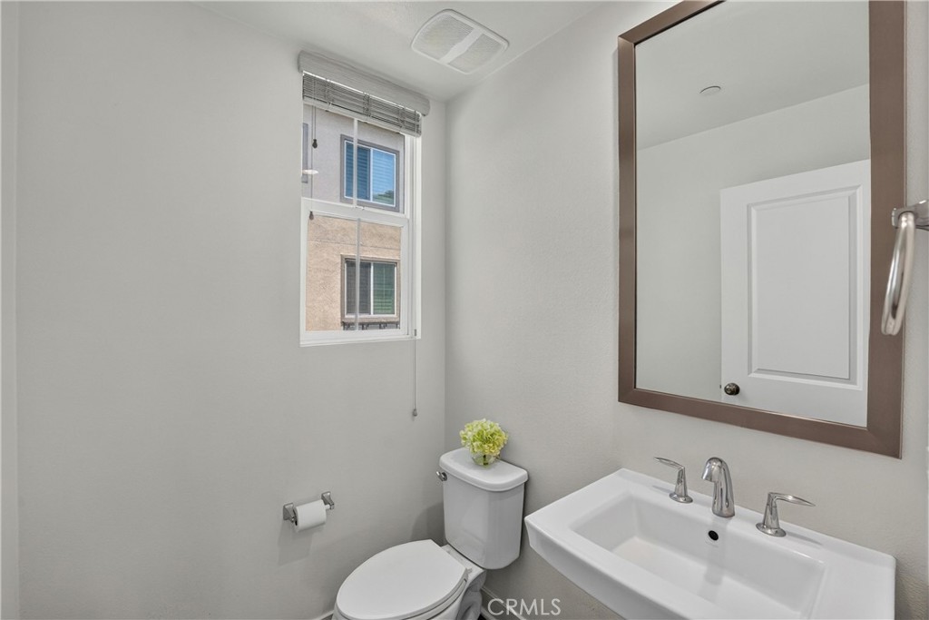 162 Reed Lane La Habra, CA 90631 - Photo 11 of 23 1/2 bath (Downstairs)
