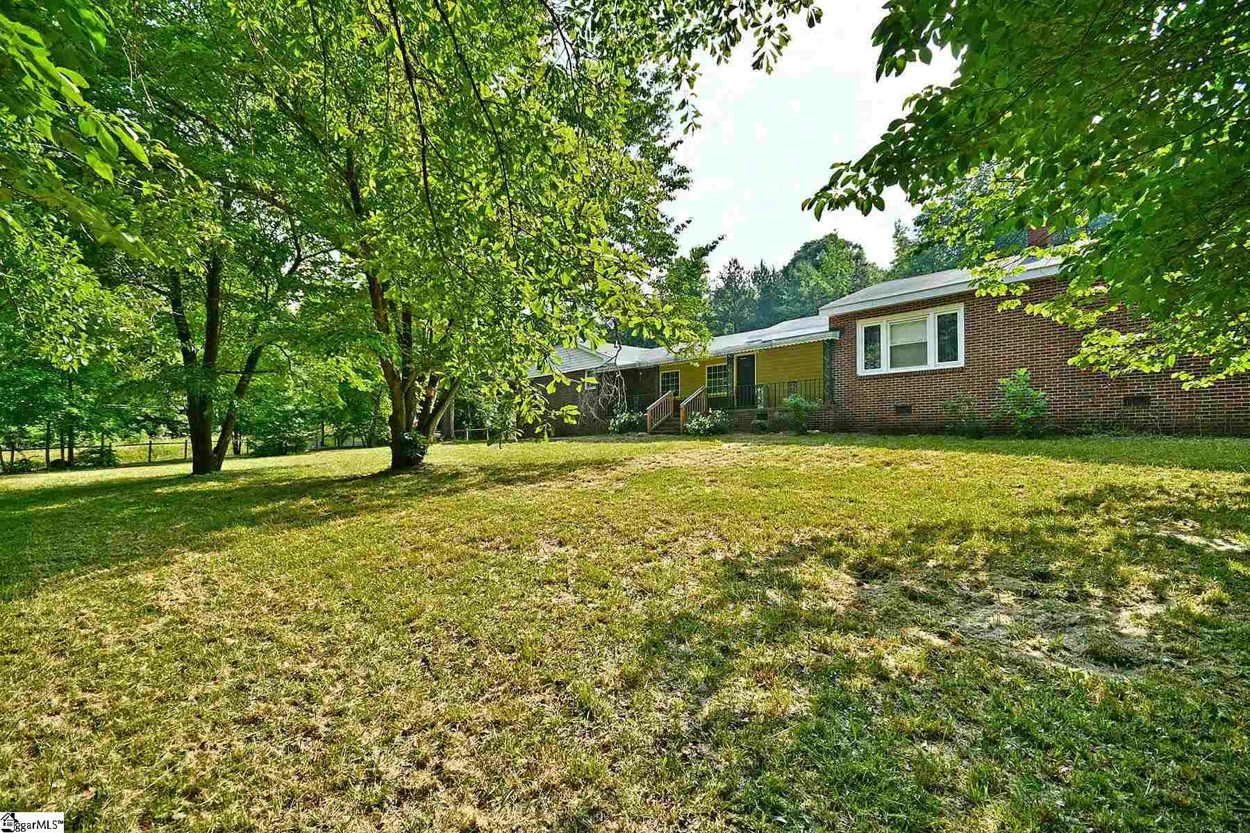 704 Powers Road Laurens, SC 29360 - Photo 2 of 36 Gallery Image 2