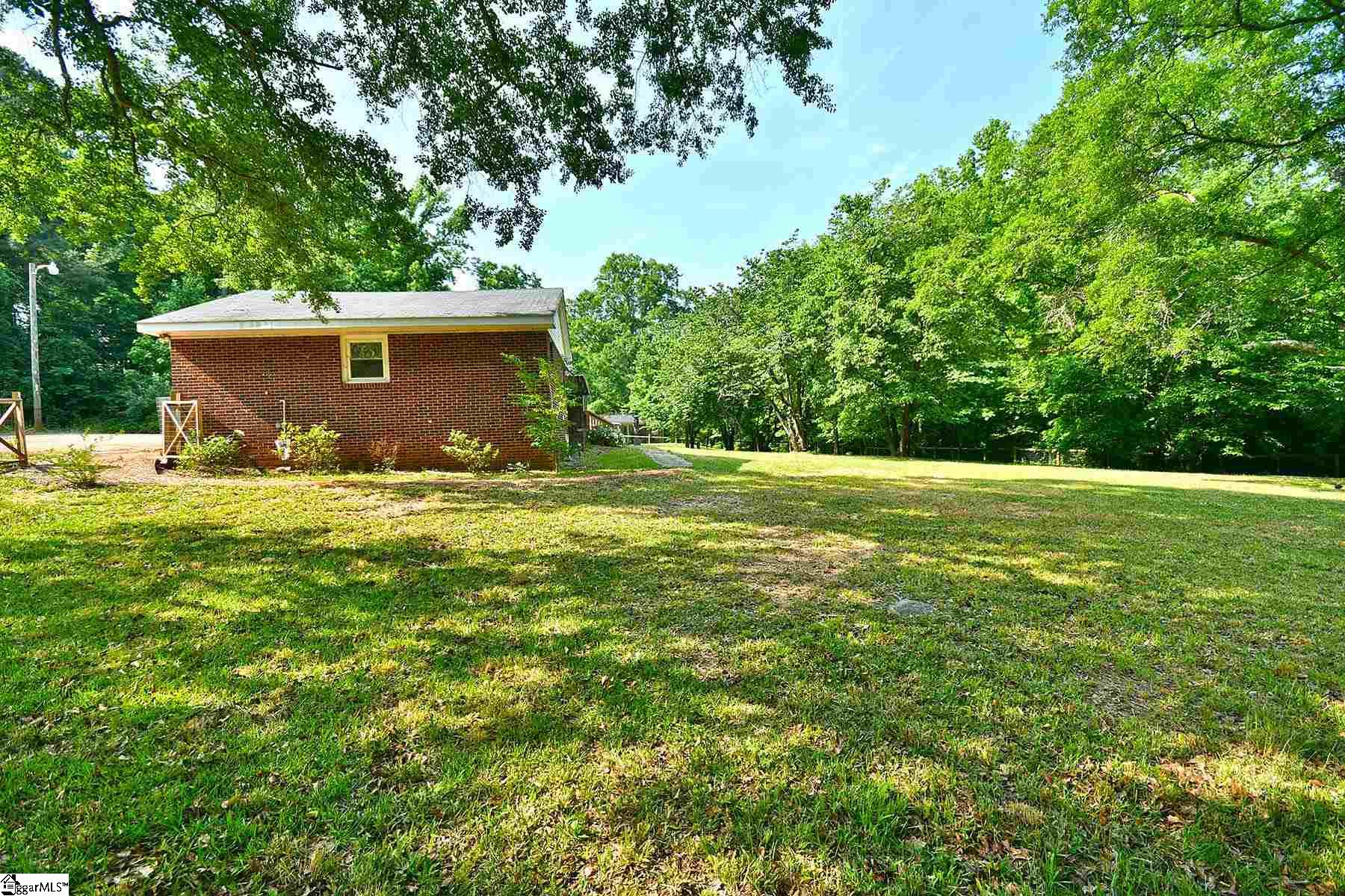 704 Powers Road Laurens, SC 29360 - Photo 3 of 36 Gallery Image 3
