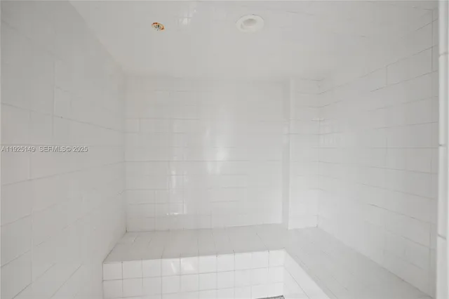 $3,450 | 480 Northeast 30th Street, Unit 703, Miami, FL 33137