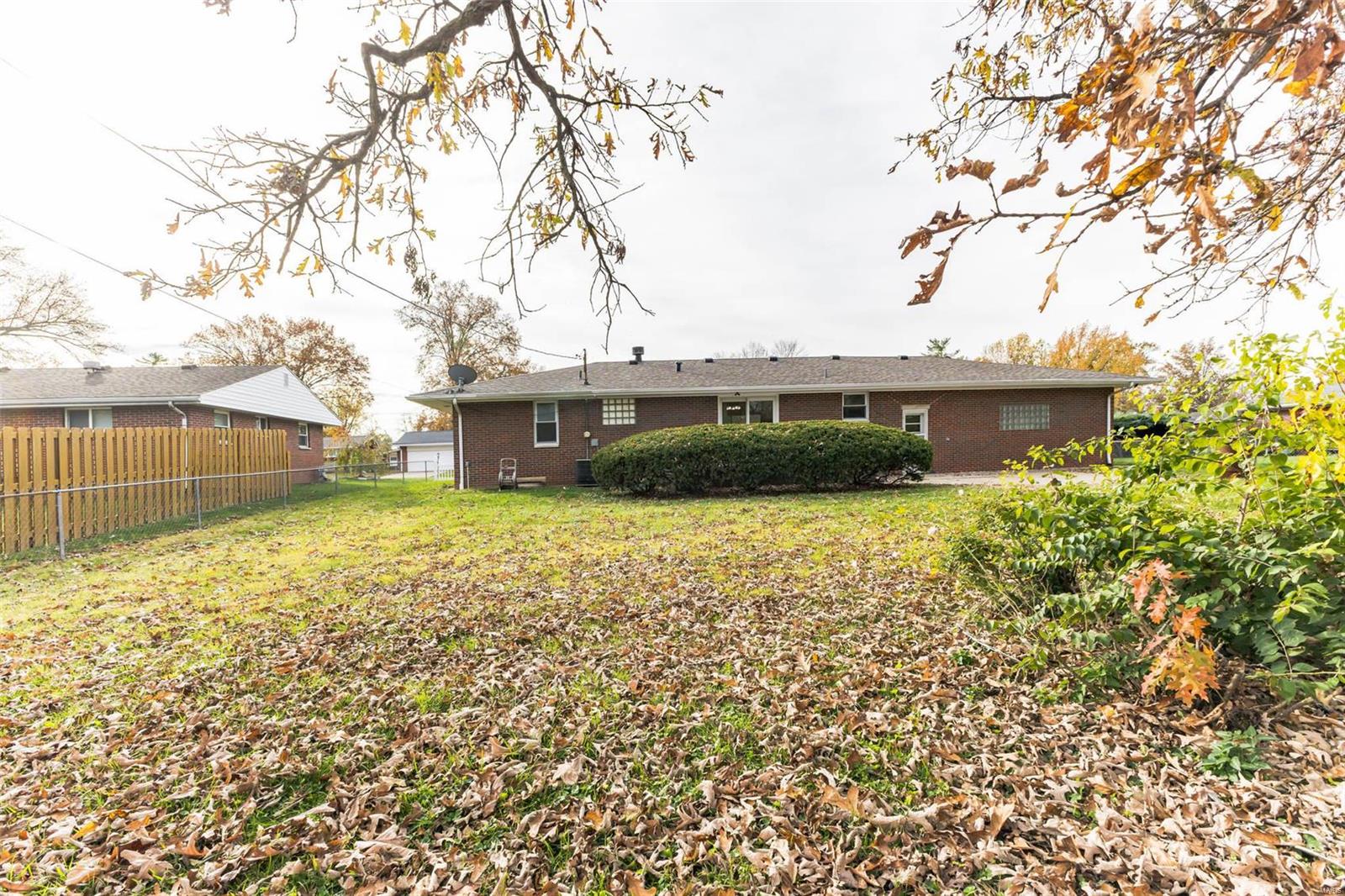 810 Pardee Road Godfrey, IL 62035 - Photo 7 of 41 Gallery Image 7