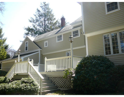 94 Englewood Road Longmeadow, MA 01106 - Photo 17 of 22 Gallery Image 17