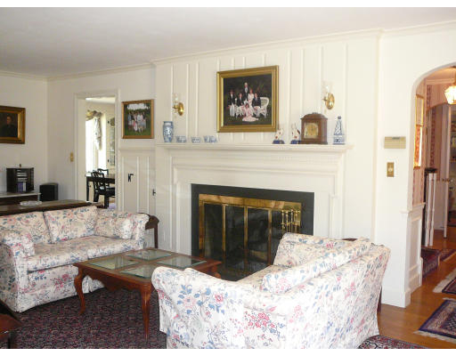 94 Englewood Road Longmeadow, MA 01106 - Photo 3 of 22 Gallery Image 3