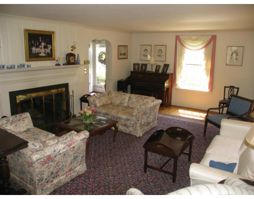 94 Englewood Road Longmeadow, MA 01106 - Photo 4 of 22 Gallery Image 4