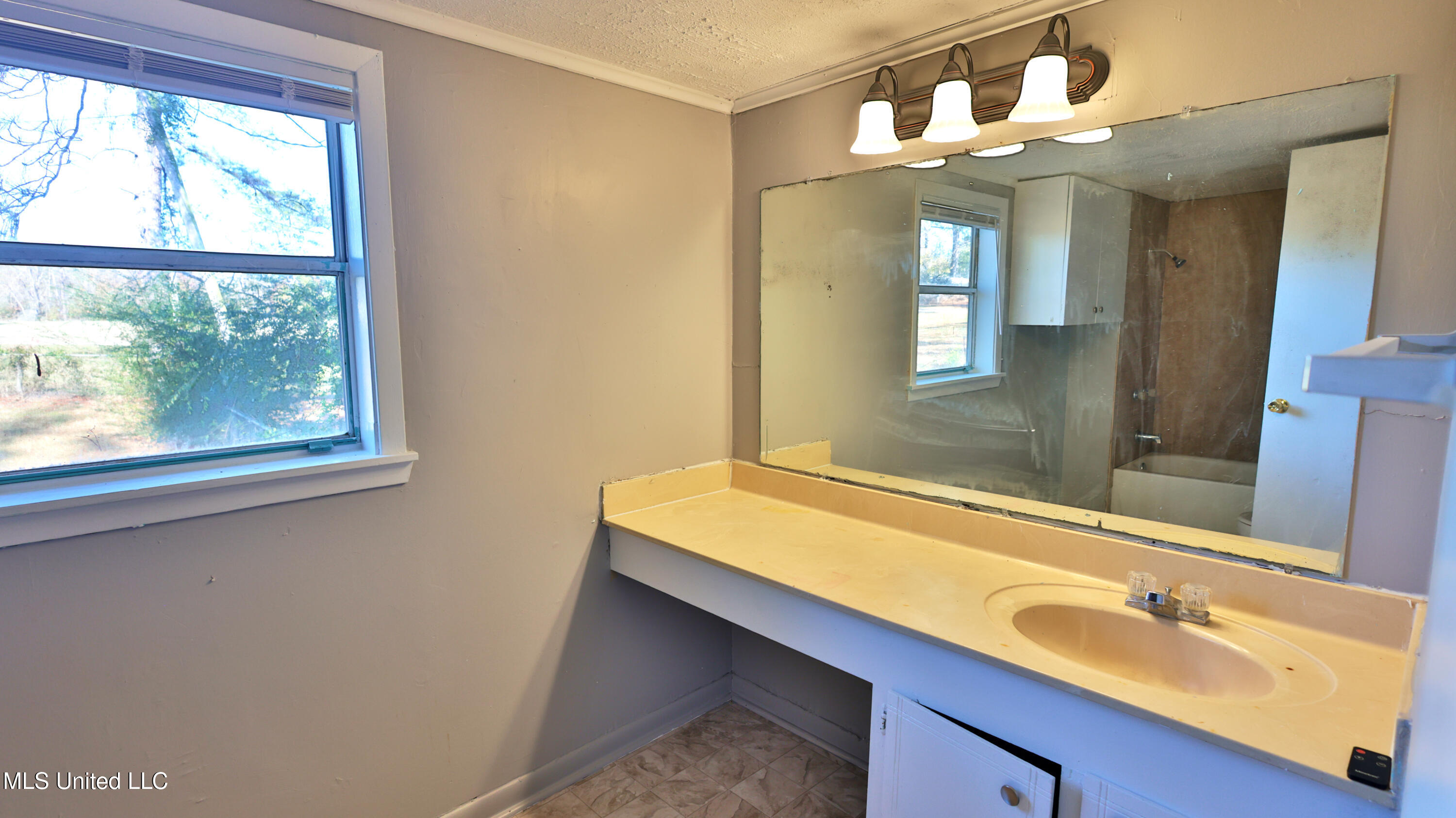 2425 Davis Road Byram, MS 39170 - Photo 12 of 19 2425 20