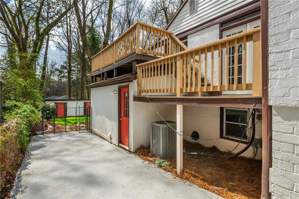 1058 Birch Street Southwest Atlanta, GA 30310 - Photo 2 of 70