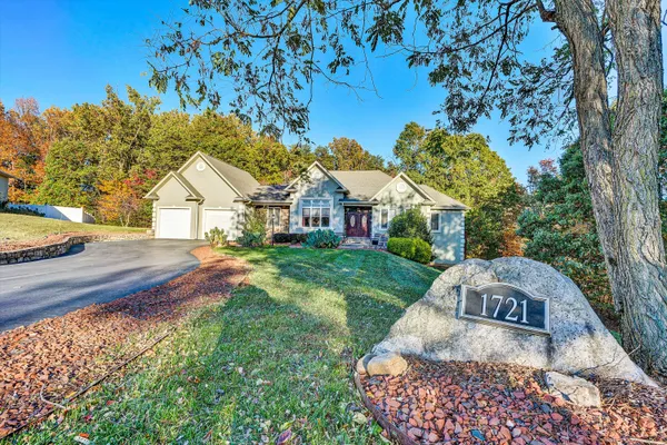 $799,950 | 1721 Walden Circle, Salem, VA 24153