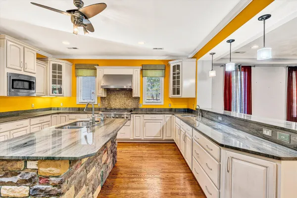 $799,950 | 1721 Walden Circle, Salem, VA 24153