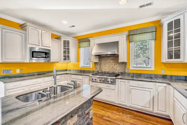 $799,950 | 1721 Walden Circle, Salem, VA 24153