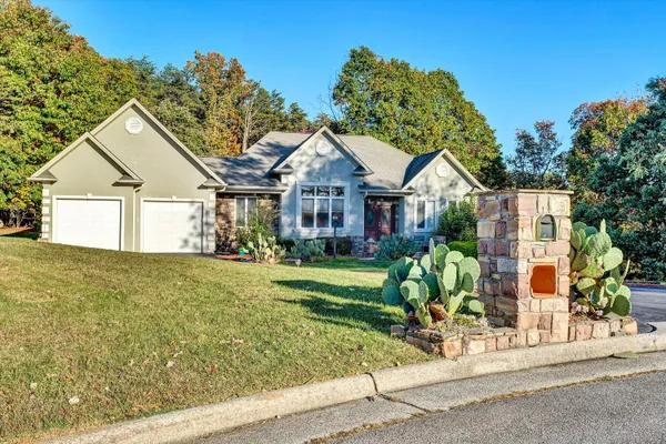 $799,950 | 1721 Walden Circle, Salem, VA 24153