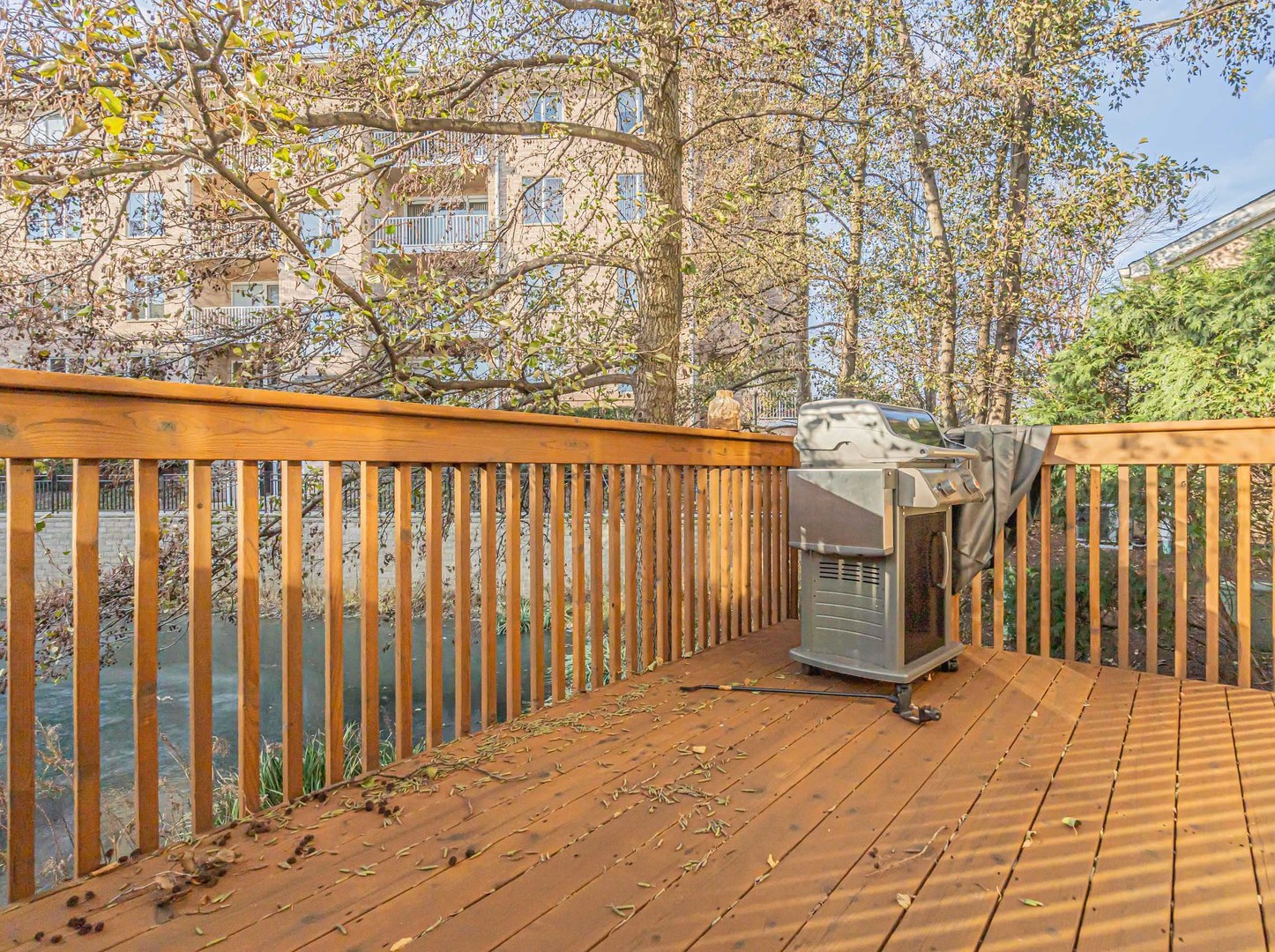 1754 Park Ridge Point, Unit 1754 Park Ridge, IL 60068 - Photo 33 of 39 a view of wooden balcony