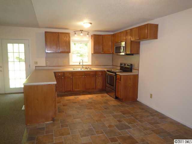 775 Ragin Lane Rock Hill, SC 29732 - Photo 3 of 10 Gallery Image 3