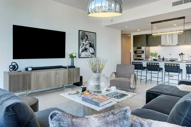 $1,850,000 | 301 West Avenue, Unit 4103, Austin, TX 78701