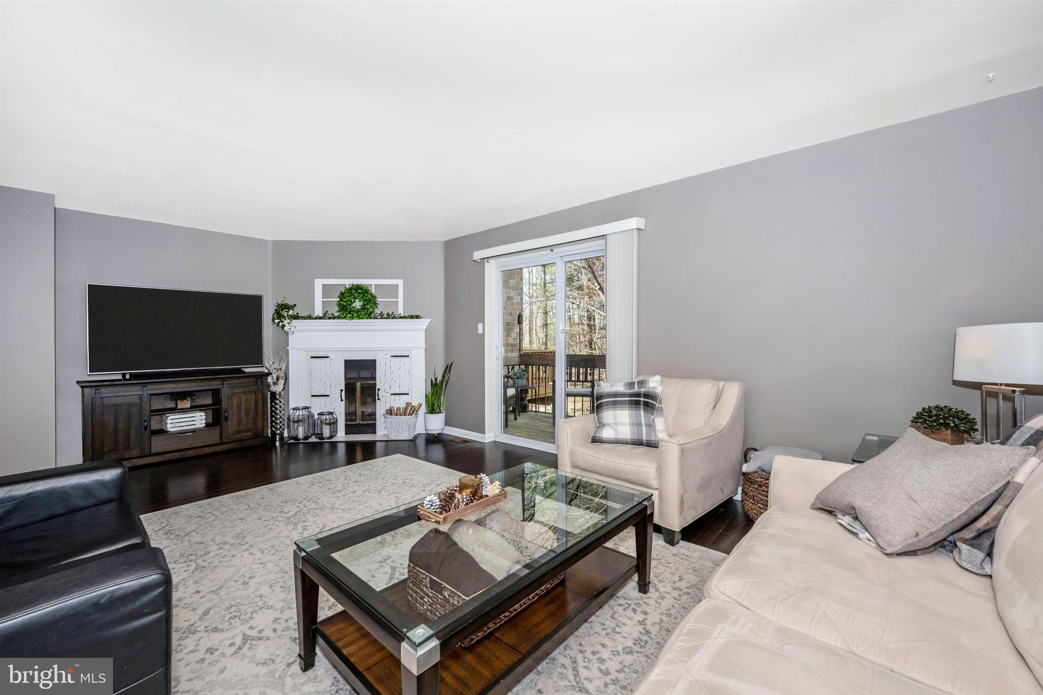 9735 Early Spring Way Columbia, MD 21046 - Photo 5 of 25 Family Room