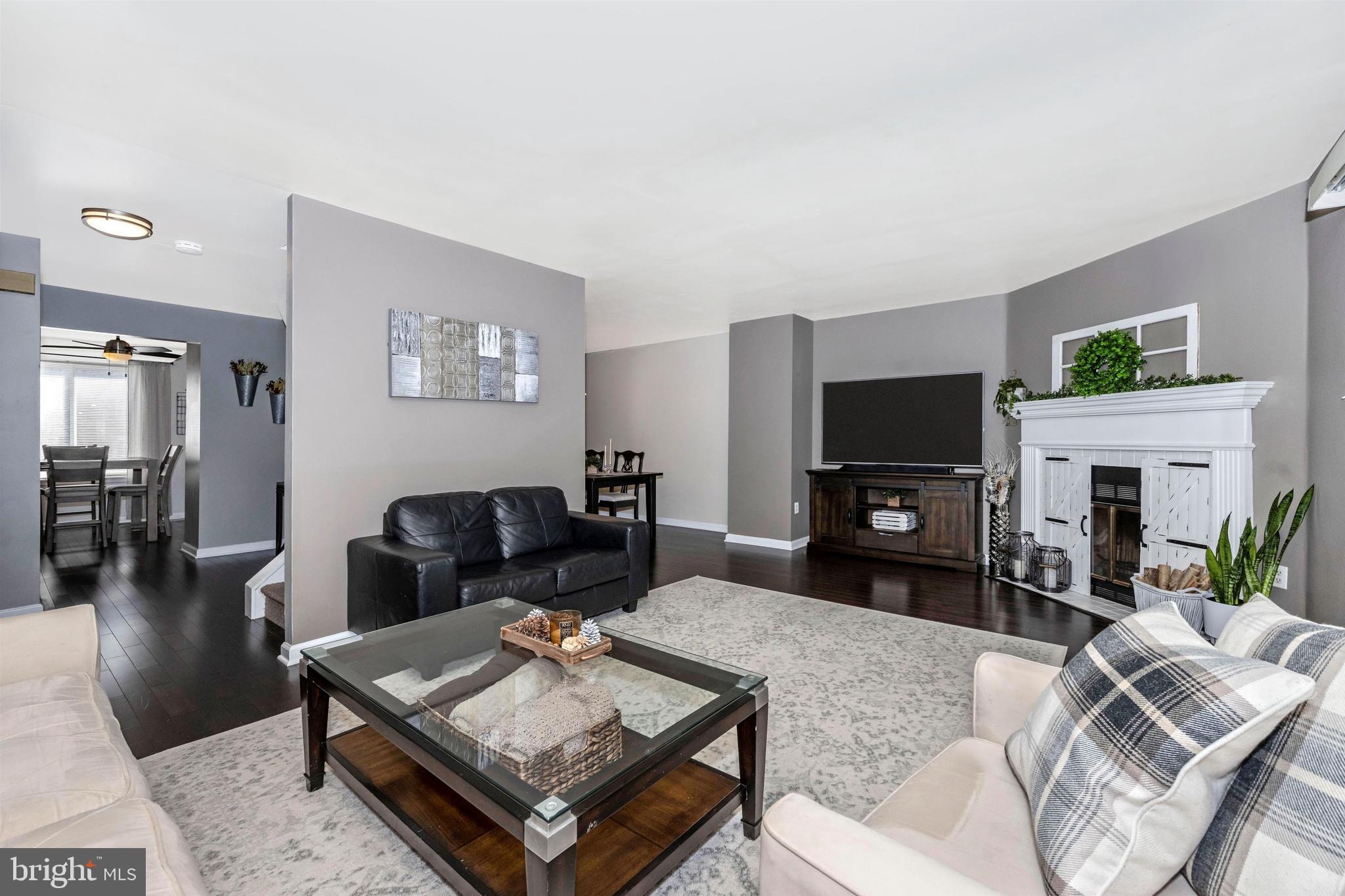 9735 Early Spring Way Columbia, MD 21046 - Photo 6 of 25 Family Room