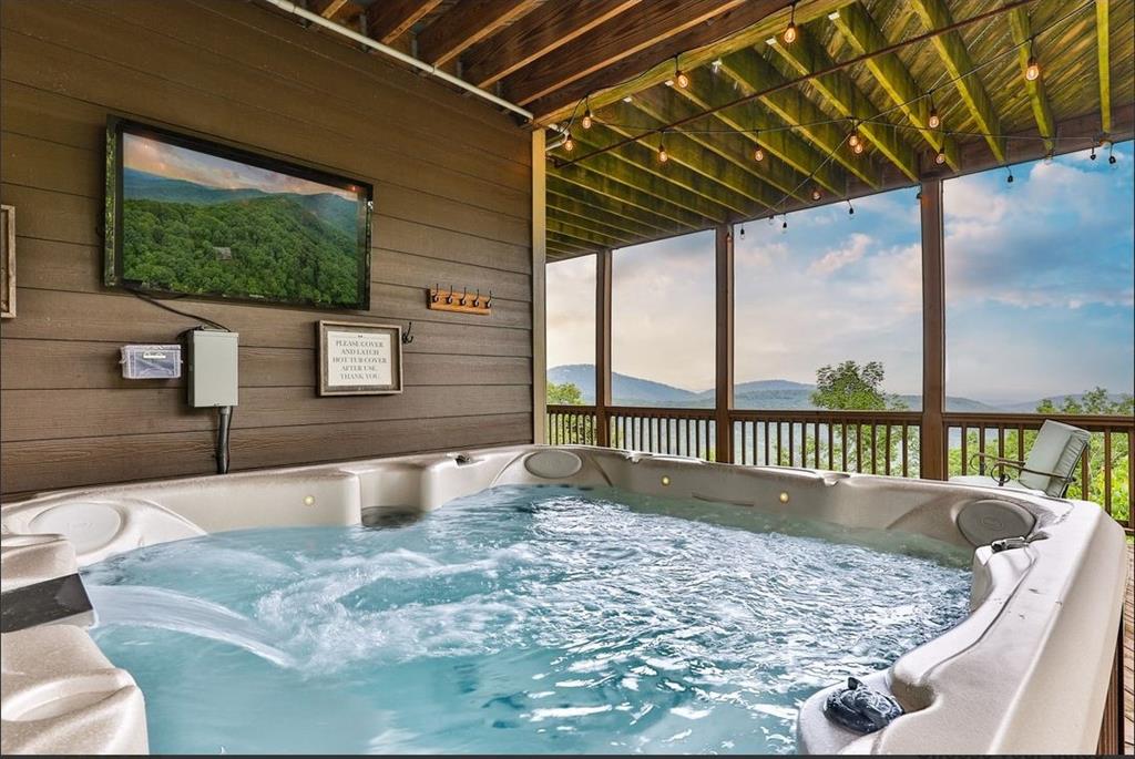 43 Toland Way Big Canoe, GA 30143 - Photo 50 of 50 a view of a back yard from a balcony