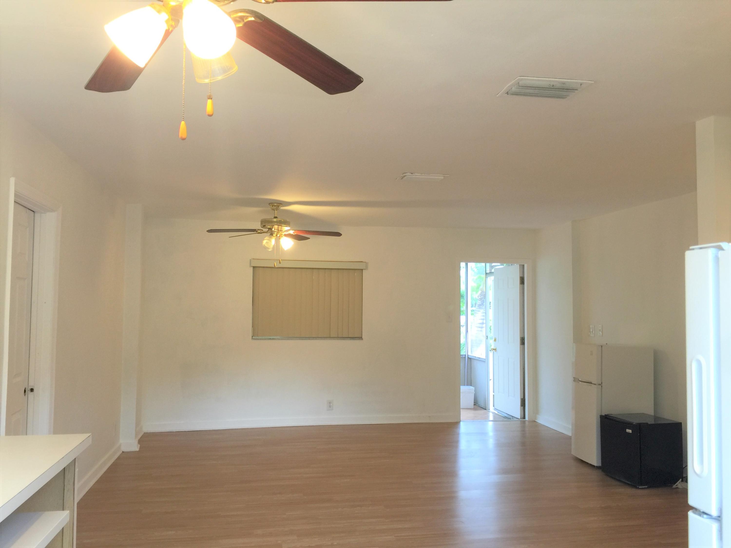 250 Manchester Street Boca Raton, FL 33487 - Photo 5 of 31 IMG_4202
