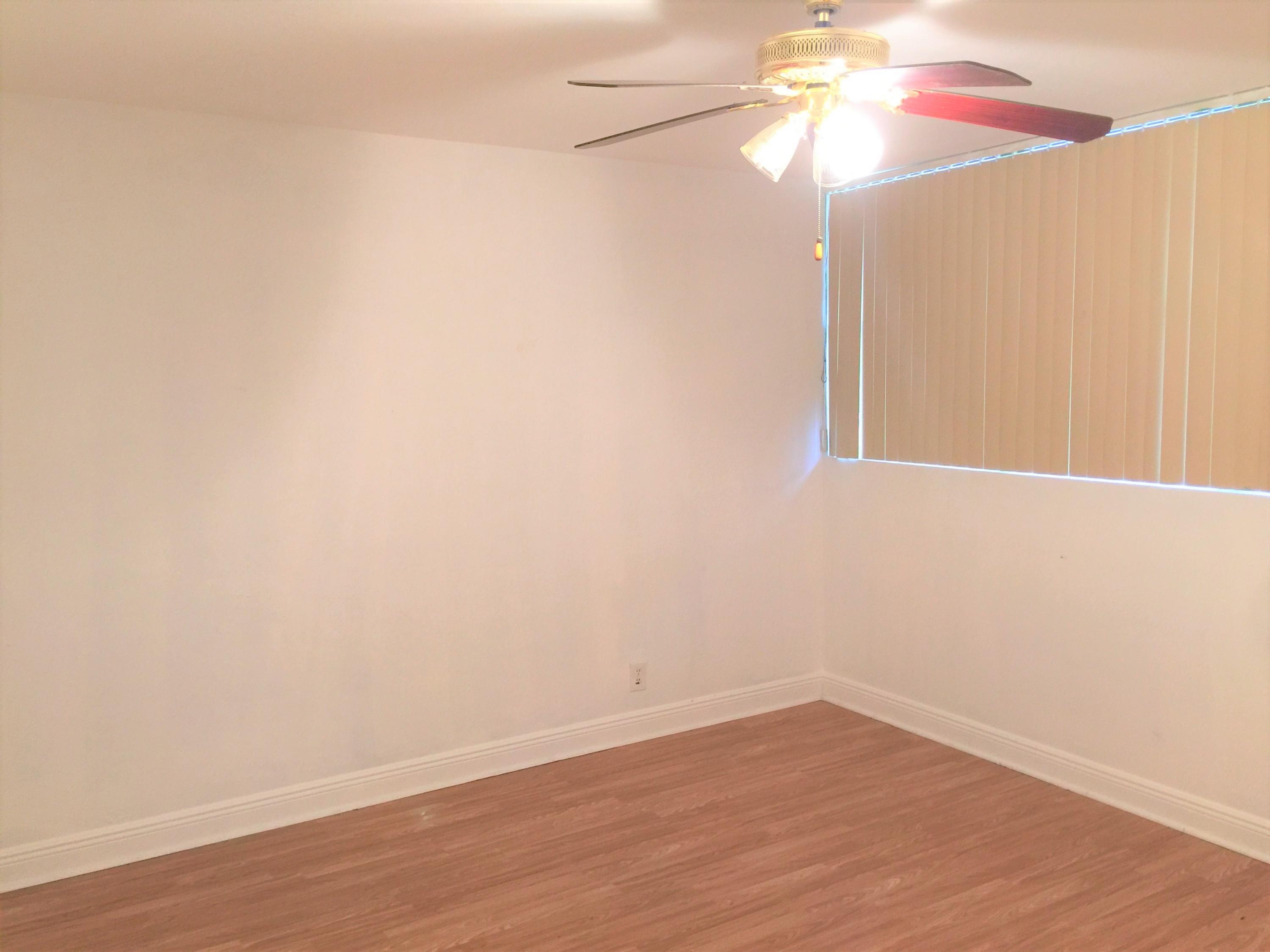 250 Manchester Street Boca Raton, FL 33487 - Photo 10 of 31 IMG_4210