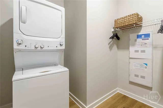 $2,329 | 1150 East Perry Lane, Unit B3, Savannah, GA 31401