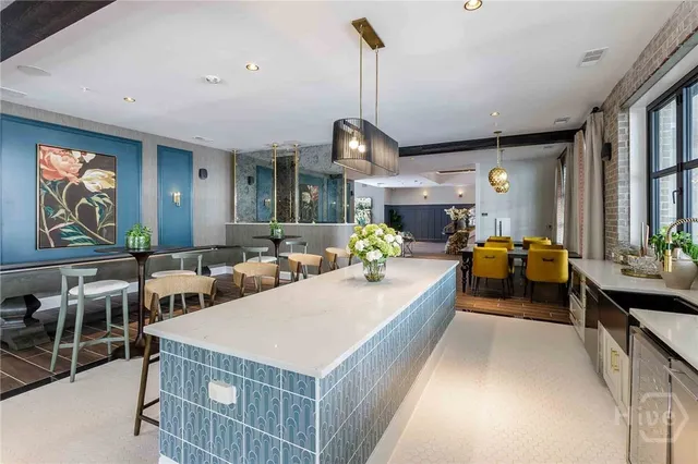 $2,329 | 1150 East Perry Lane, Unit B3, Savannah, GA 31401