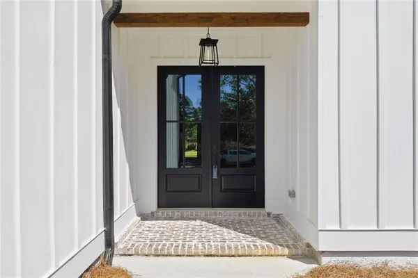a view of a hallway with closet