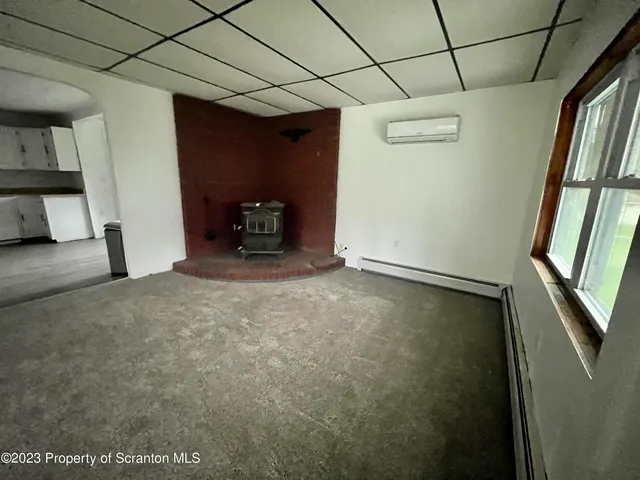 $1,700 | 513 Melrose Avenue, Clarks Summit, PA 18411