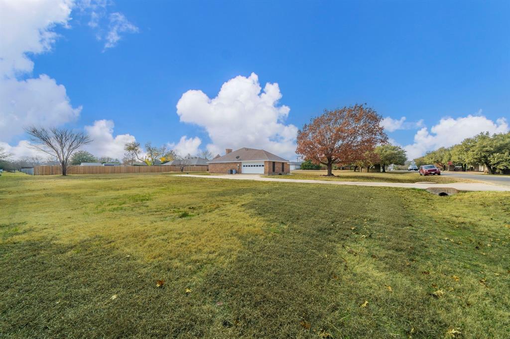 1202 Panorama Loop Waxahachie, TX 75165 - Photo 20 of 26 View of yard