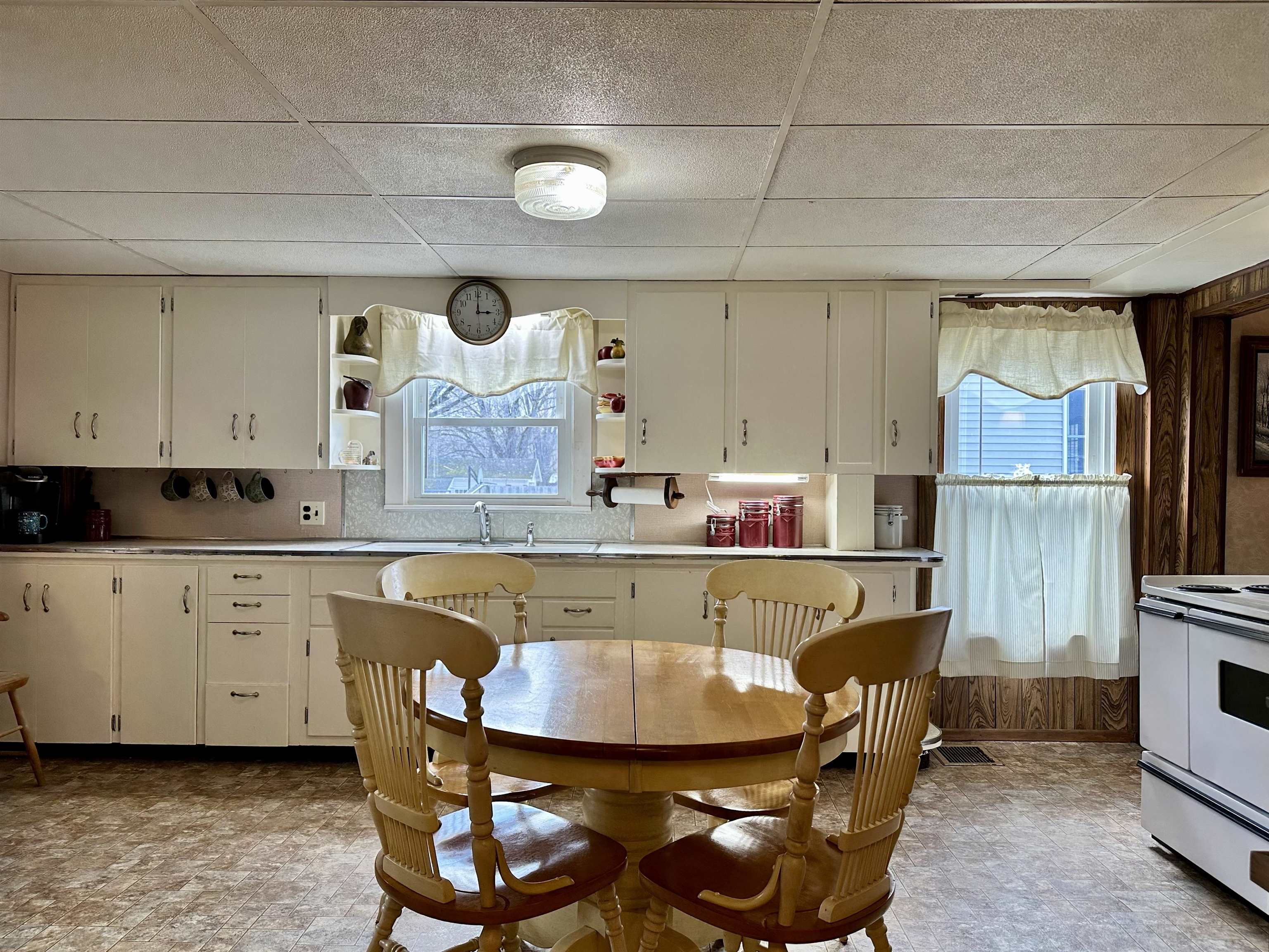 62 Hull Avenue Wallingford, VT 05773 - Photo 12 of 36