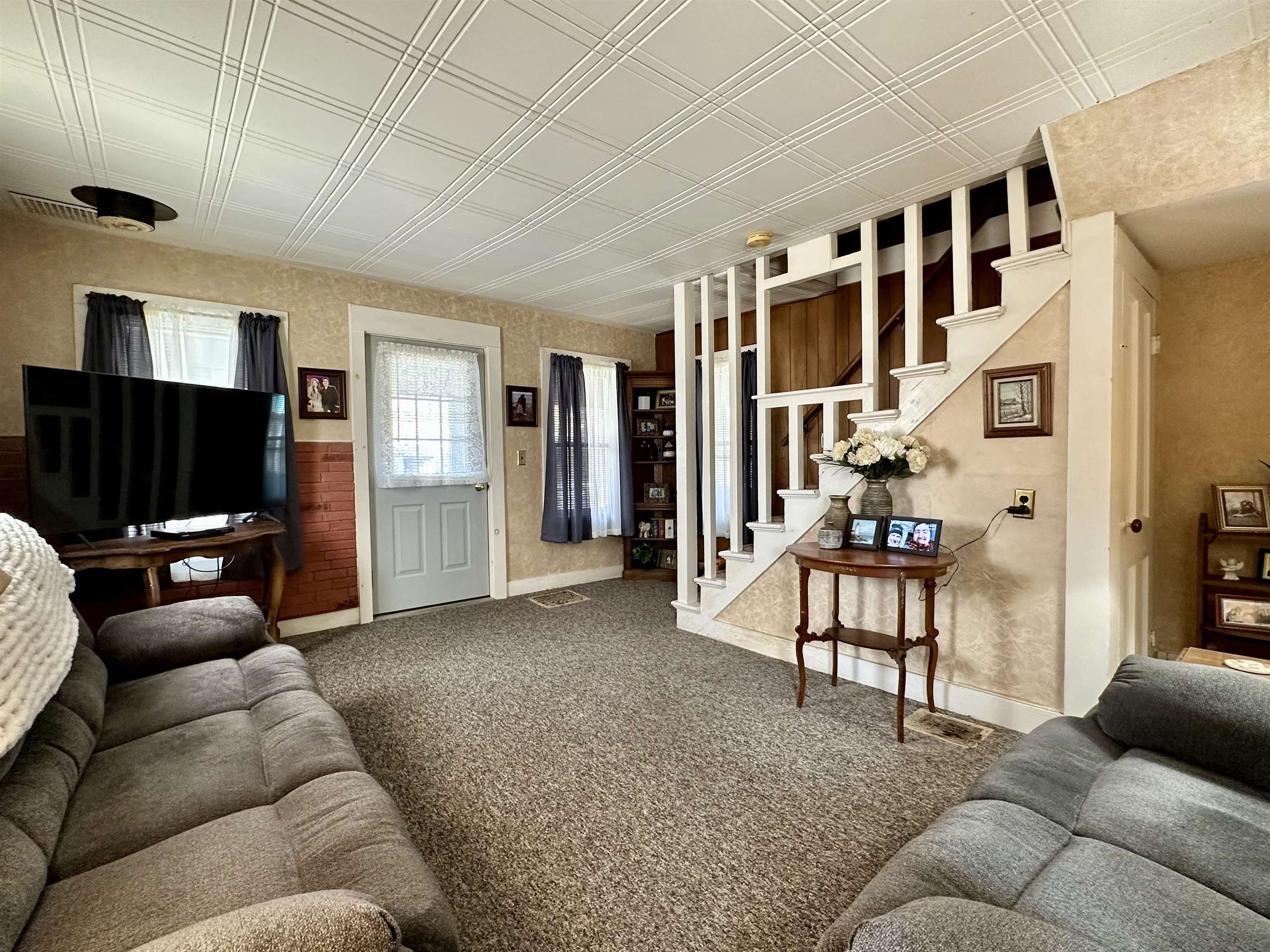 62 Hull Avenue Wallingford, VT 05773 - Photo 20 of 36