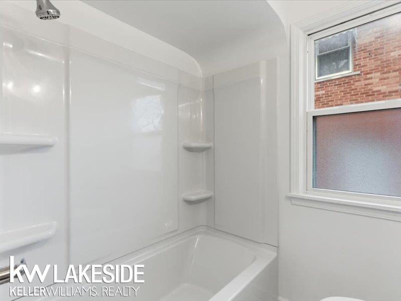 21837 Rausch Avenue Eastpointe, MI 48021 - Photo 15 of 33 50201381-d8bedf9f-53d8-4ec3-87b4-dabbacd5f92a.JPG