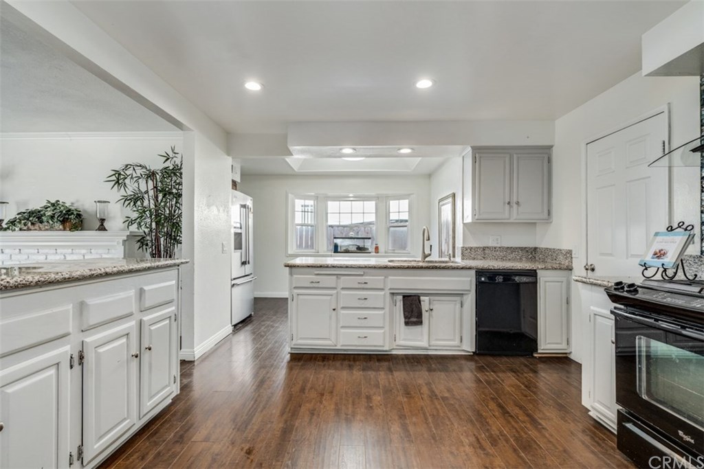 2091 Ridgeview Terrace Corona, CA 92882 - Photo 2 of 29