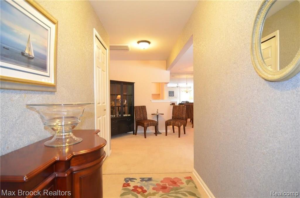 3489 Tremonte Circle, Unit 214 Rochester, MI 48306 - Photo 2 of 25