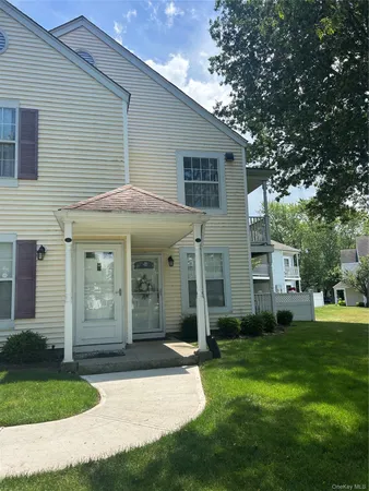 $285,000 | 99 Fairview Circle, Unit 211U, Middle Island, NY 11953