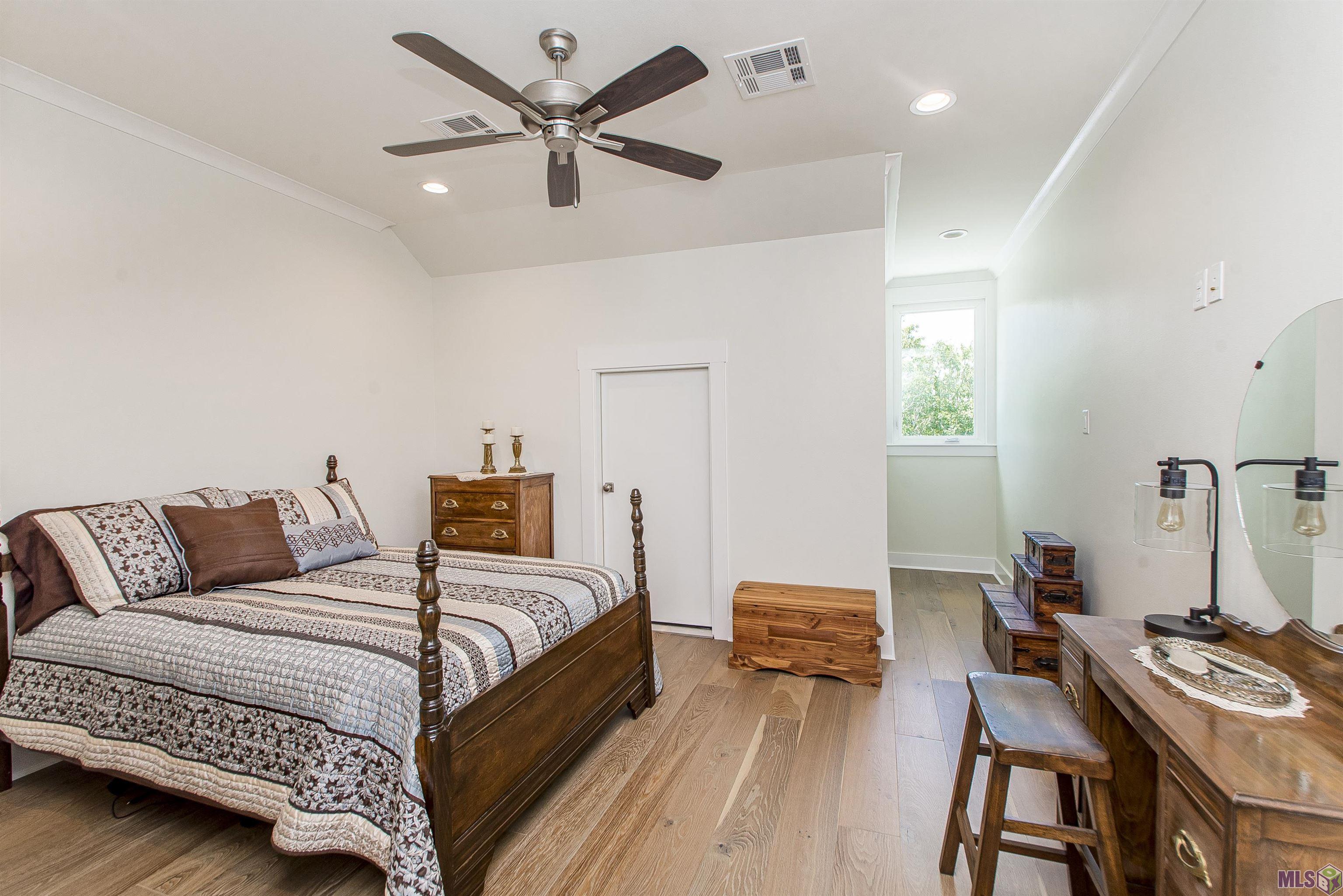 7940 Highland Road Baton Rouge, LA 70808 - Photo 47 of 60 Guest bedroom - 2nd floor