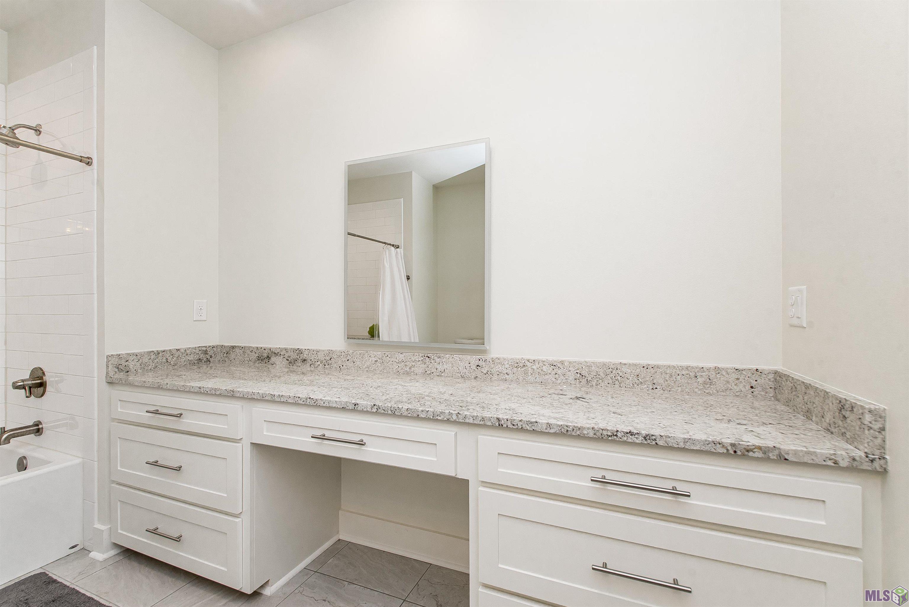 7940 Highland Road Baton Rouge, LA 70808 - Photo 48 of 60 Guest bath - 2nd floor