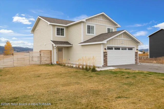 $615,000 | 365 Little Greys Loop, Etna, WY 83118