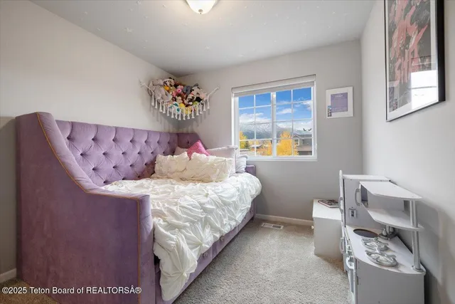 $615,000 | 365 Little Greys Loop, Etna, WY 83118