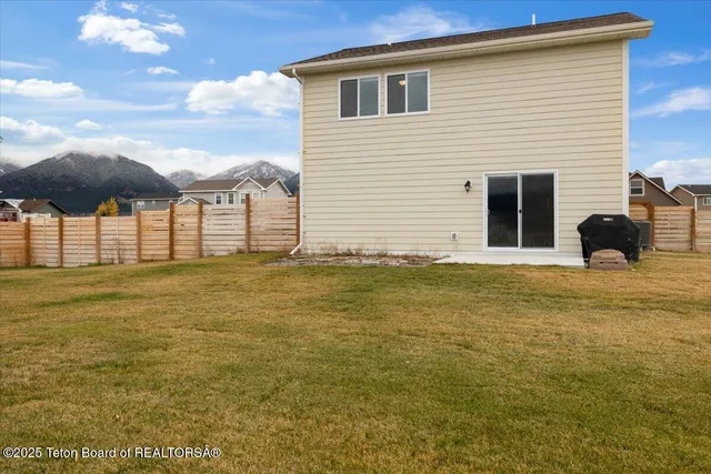 $615,000 | 365 Little Greys Loop, Etna, WY 83118