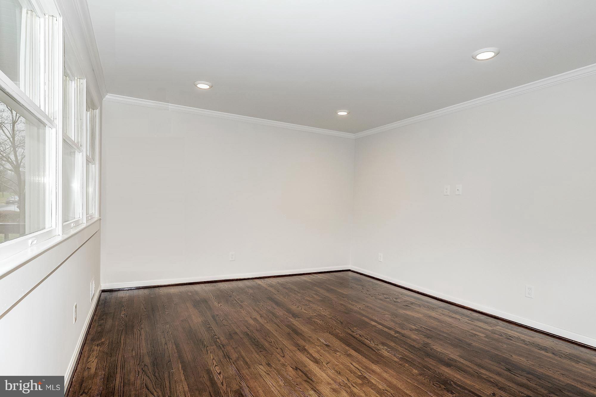 214 Highmeadow Road Reisterstown, MD 21136 - Photo 3 of 29 Living Room
