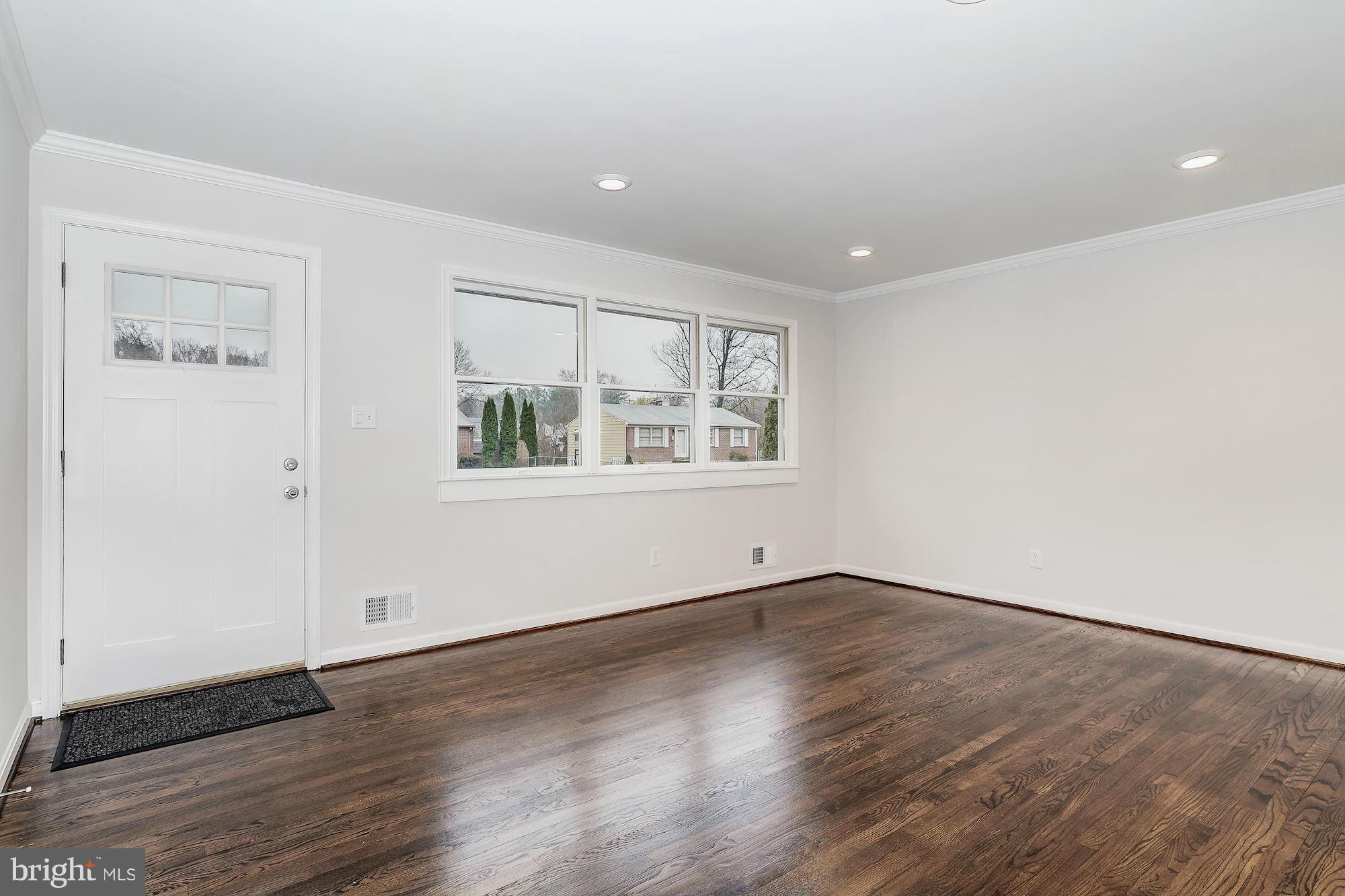 214 Highmeadow Road Reisterstown, MD 21136 - Photo 4 of 29 Living Room