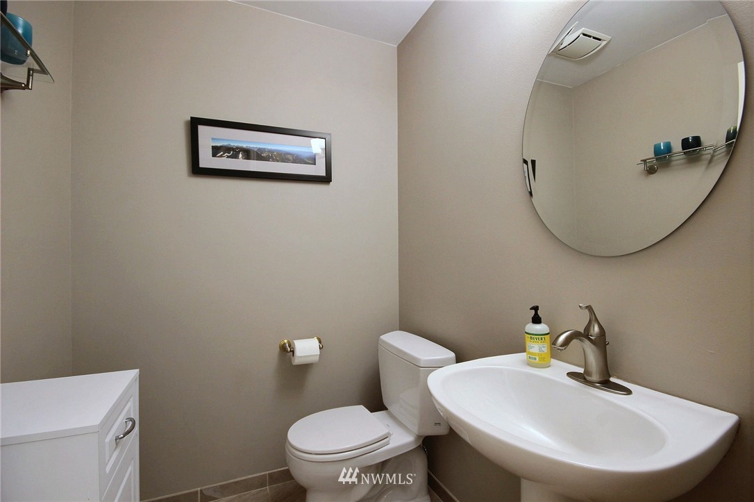10024 Northeast 155th Street Bothell, WA 98011 - Photo 13 of 24 Gallery Image 13