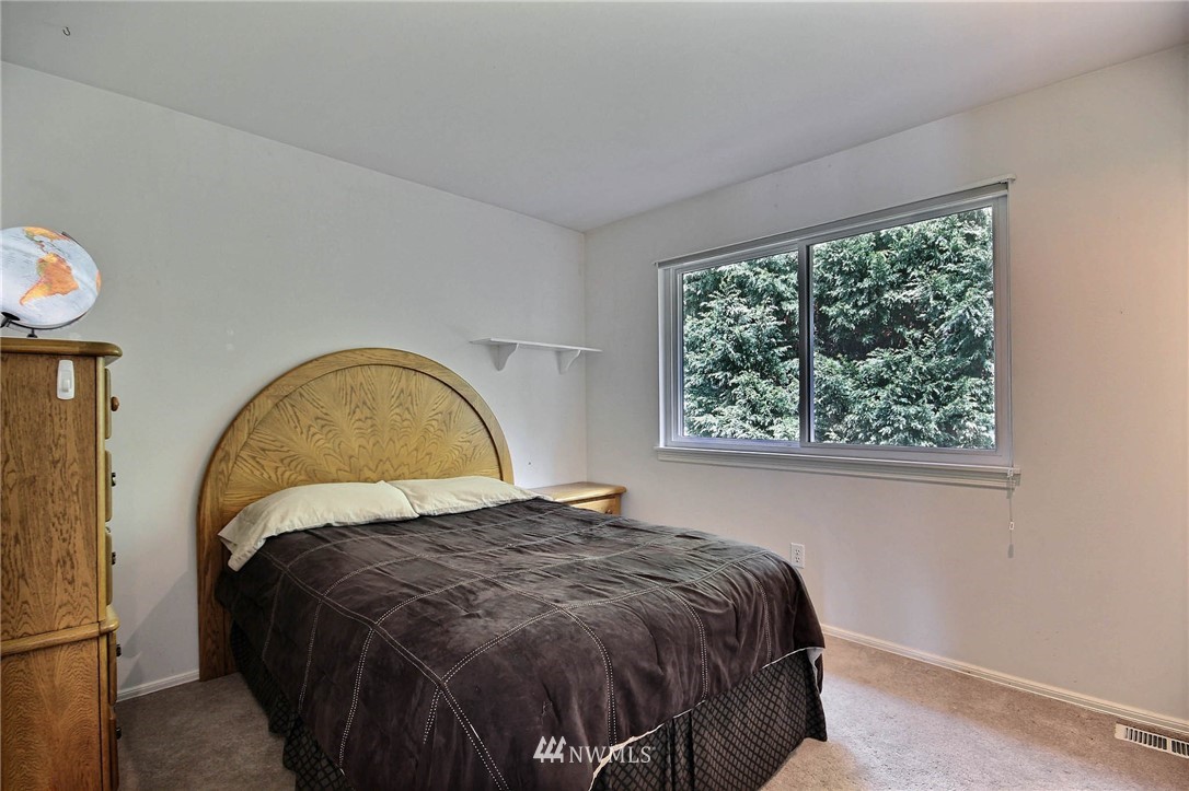 10024 Northeast 155th Street Bothell, WA 98011 - Photo 16 of 24 Gallery Image 16