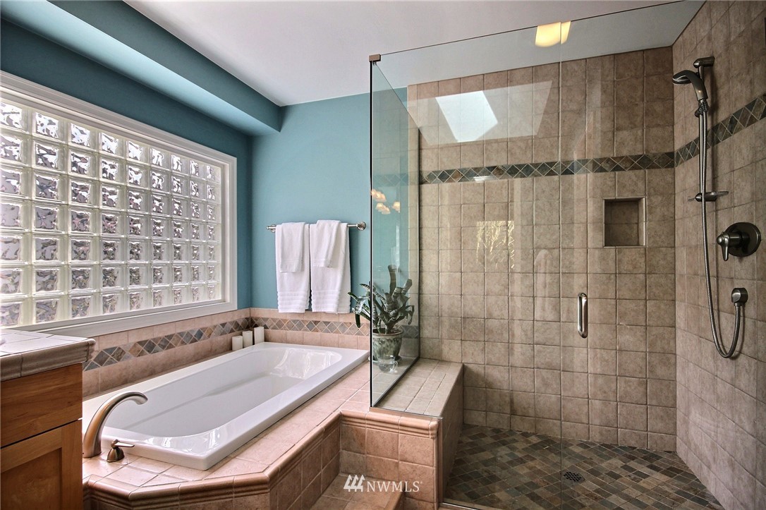 10024 Northeast 155th Street Bothell, WA 98011 - Photo 21 of 24 Gallery Image 21