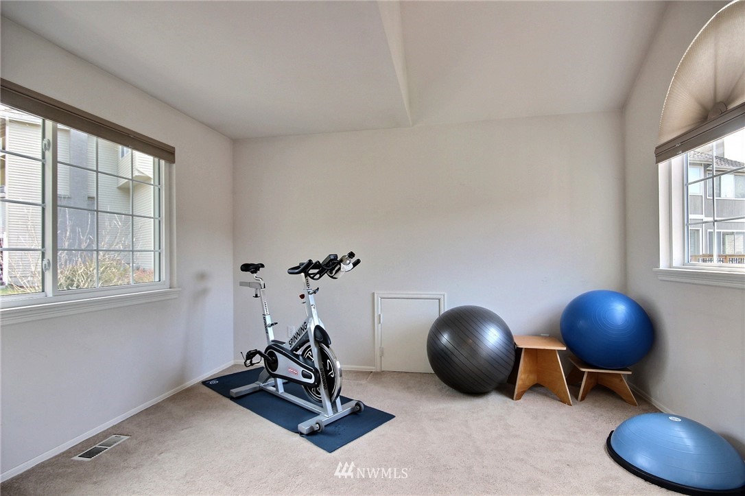 10024 Northeast 155th Street Bothell, WA 98011 - Photo 22 of 24 Gallery Image 22