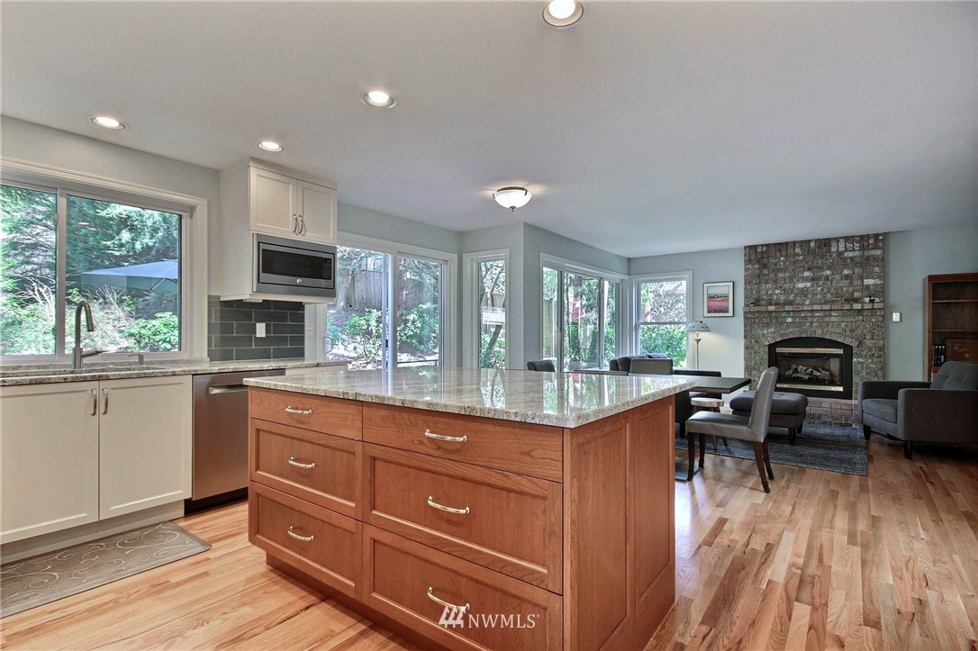 10024 Northeast 155th Street Bothell, WA 98011 - Photo 9 of 24 Gallery Image 9