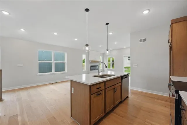 $364,950 | 719 Glenn Circle, Raymore, MO 64083