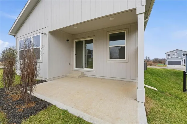 $364,950 | 719 Glenn Circle, Raymore, MO 64083